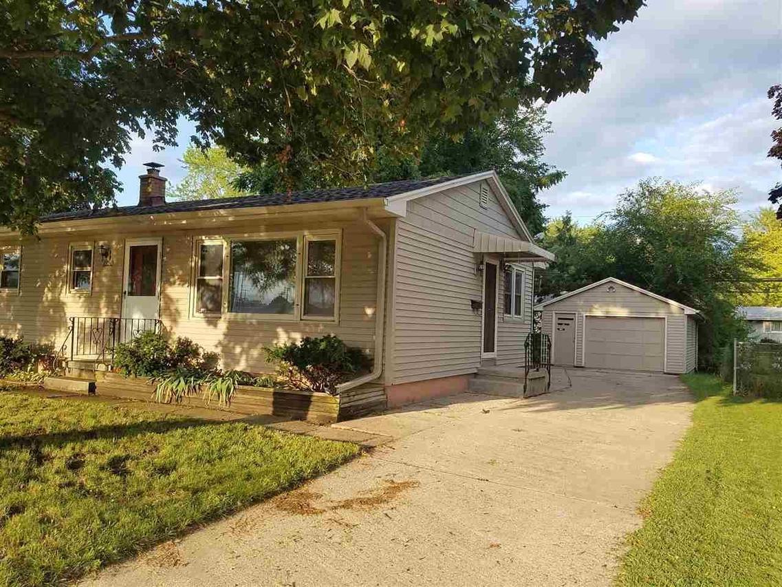 1220 S Main St, Jefferson, WI 53549