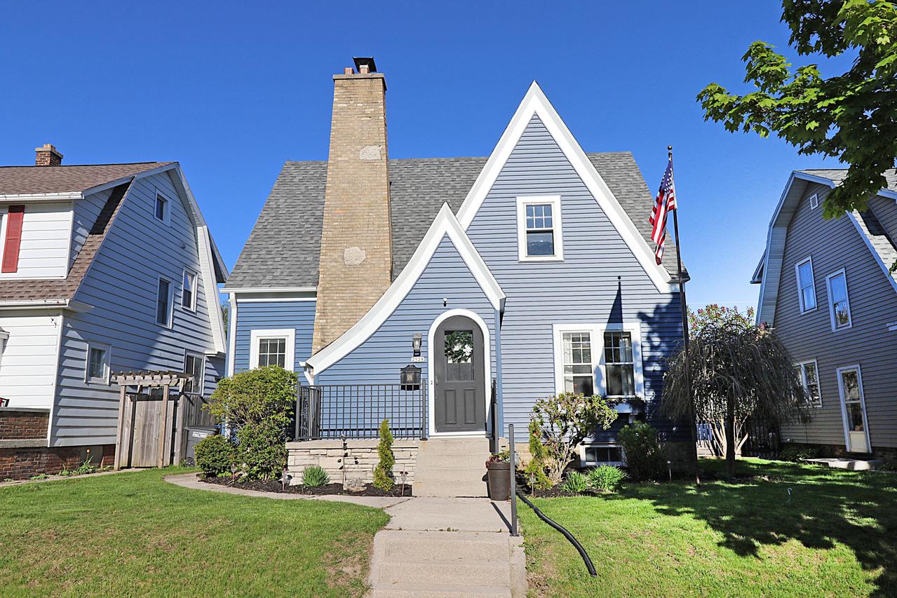 2528 Elizabeth St, Sheboygan, WI 53083