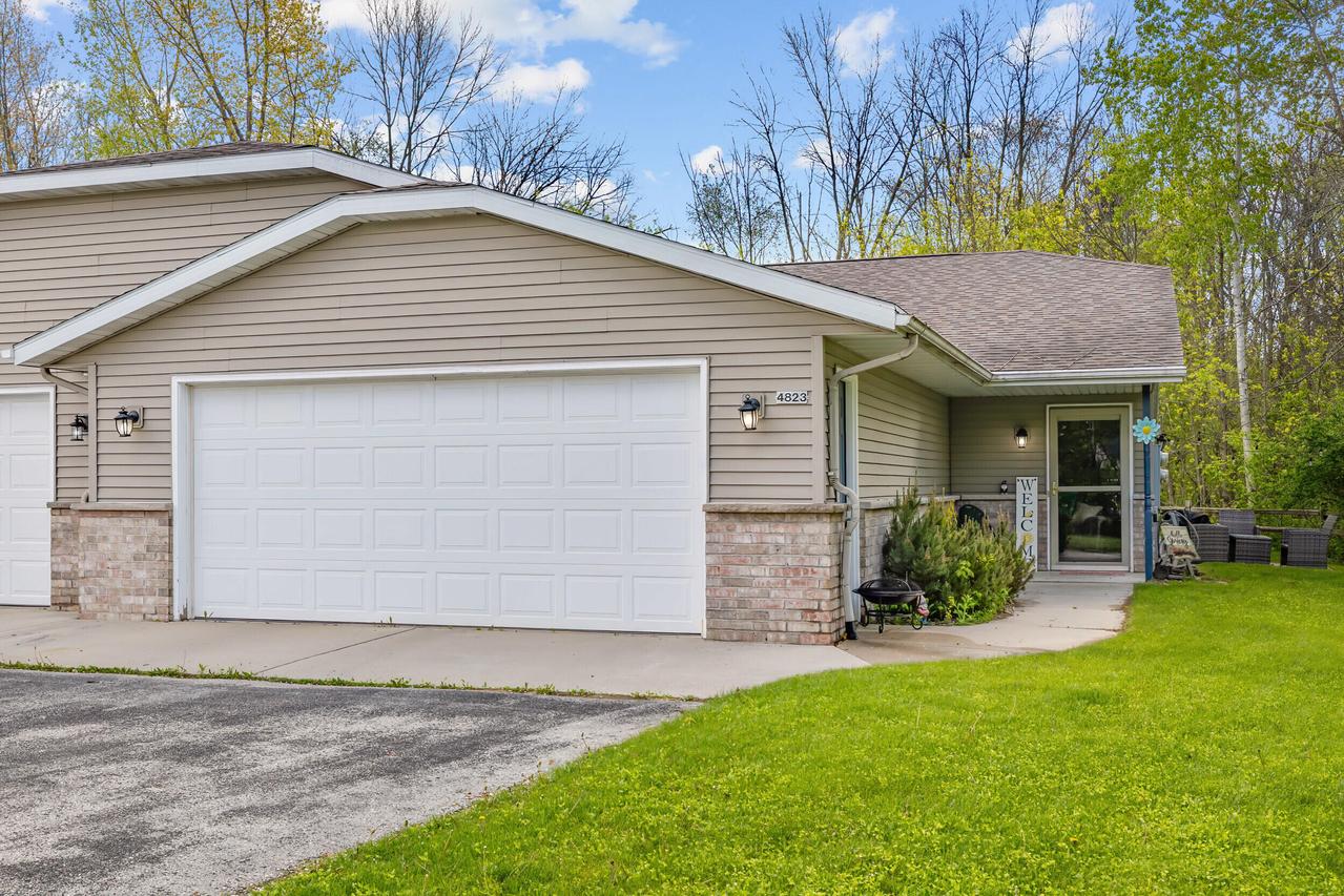 4823 Sara Ct, Sheboygan, WI 53081