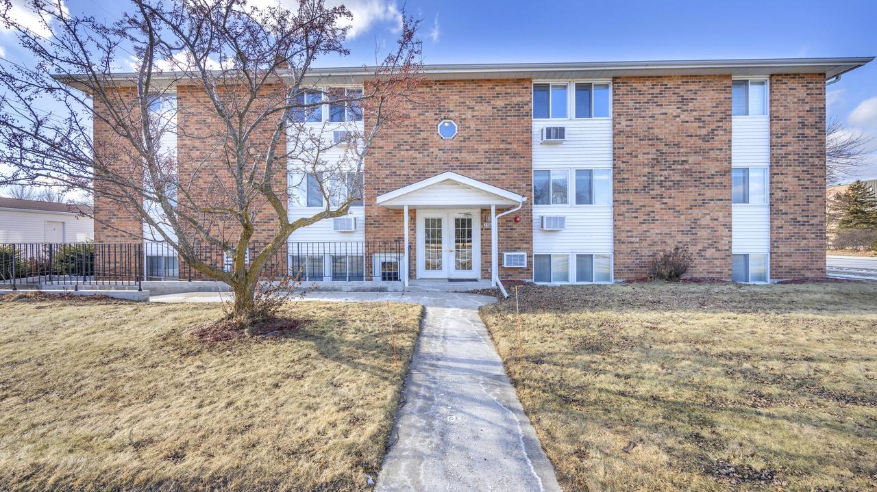 1106 S 7th St #Unit 2, Sheboygan, WI 53081