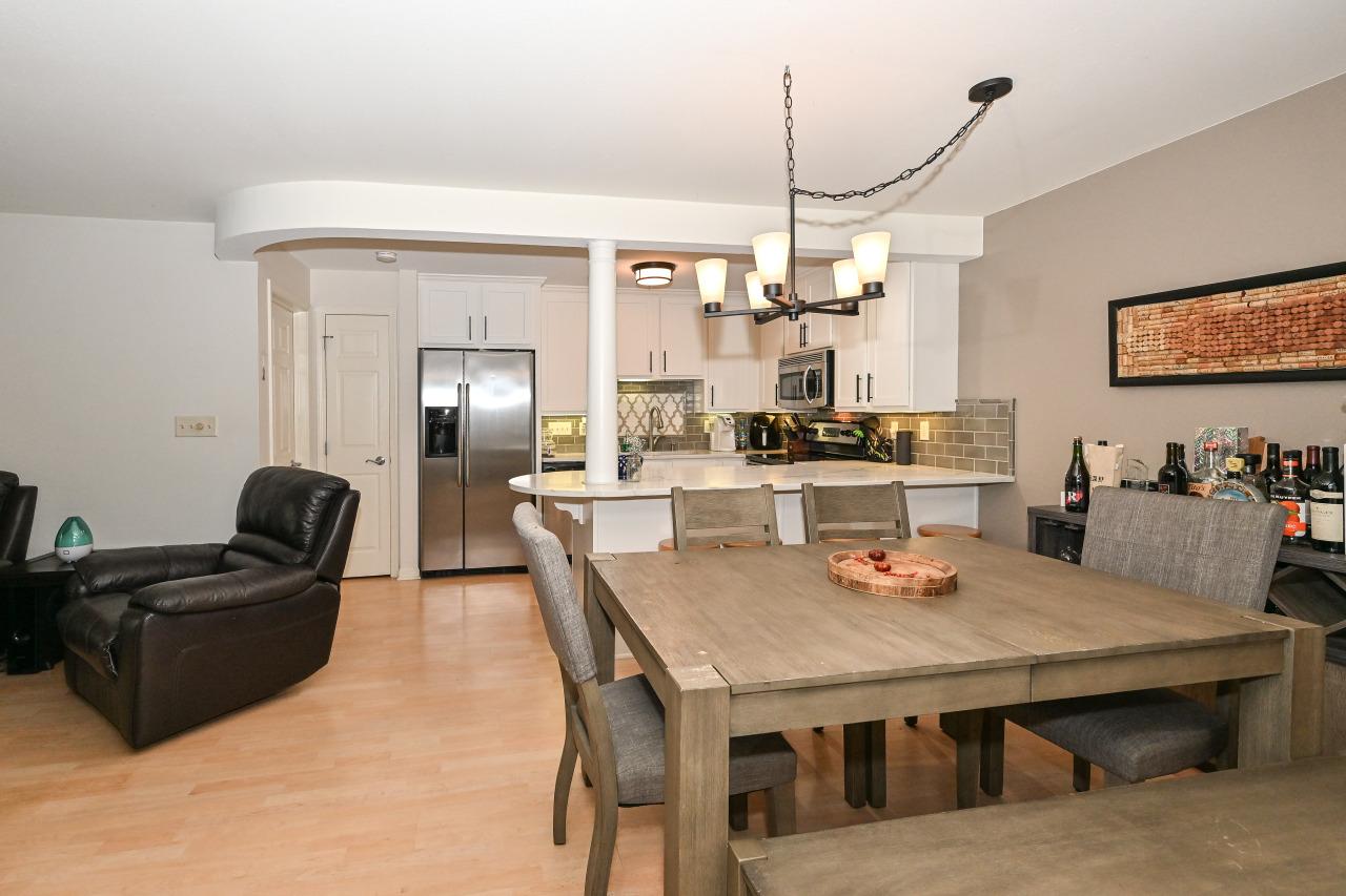 1108 N Milwaukee St #215, Milwaukee, WI 53202