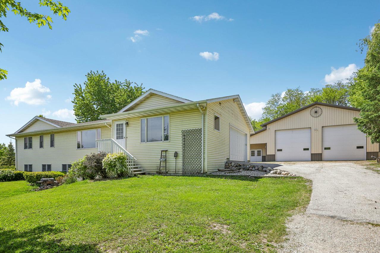 32328 Academy Rd, Rochester, WI 53105