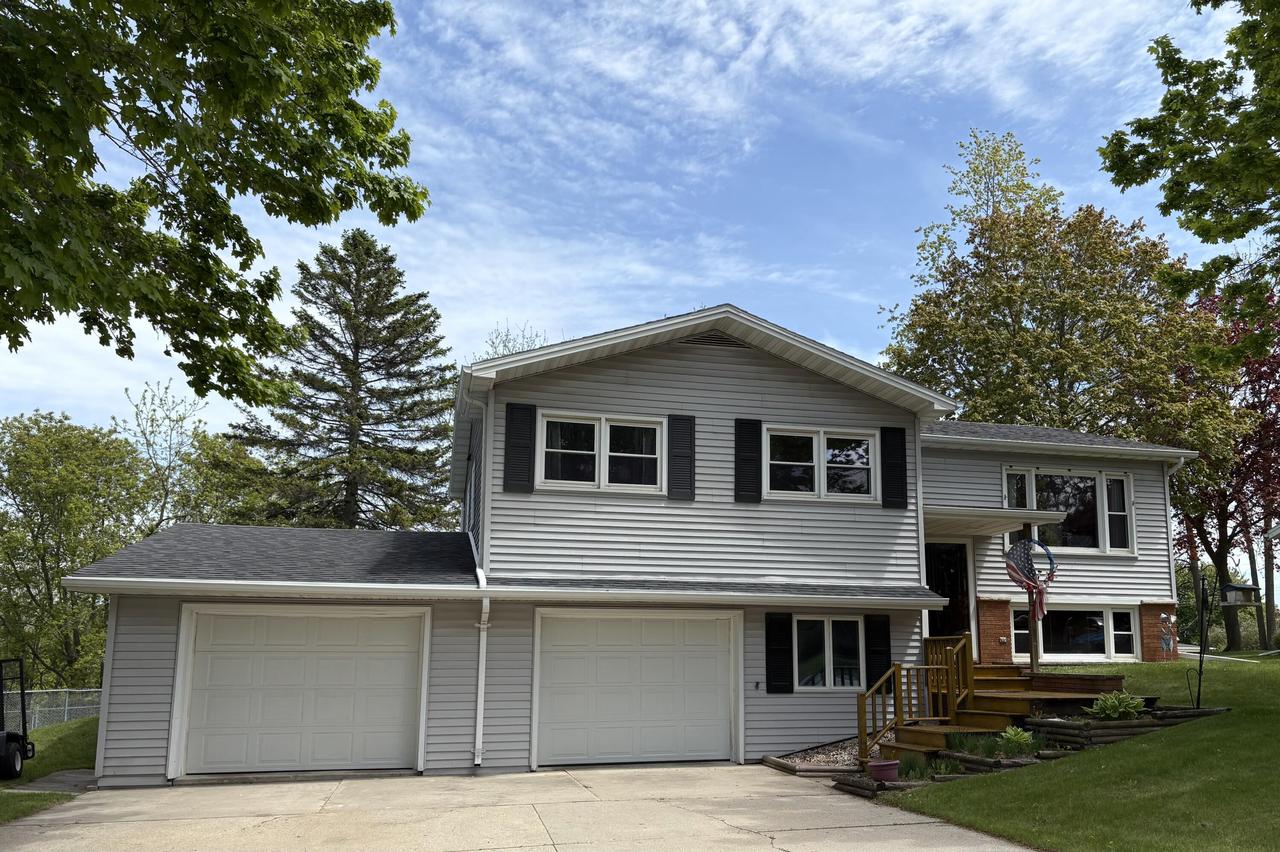 620 Oak St, Mishicot, WI 54228
