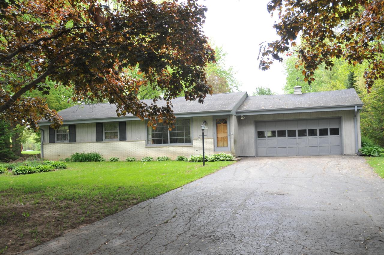 N58W15673 Kendel Pl, Menomonee Falls, WI 53051