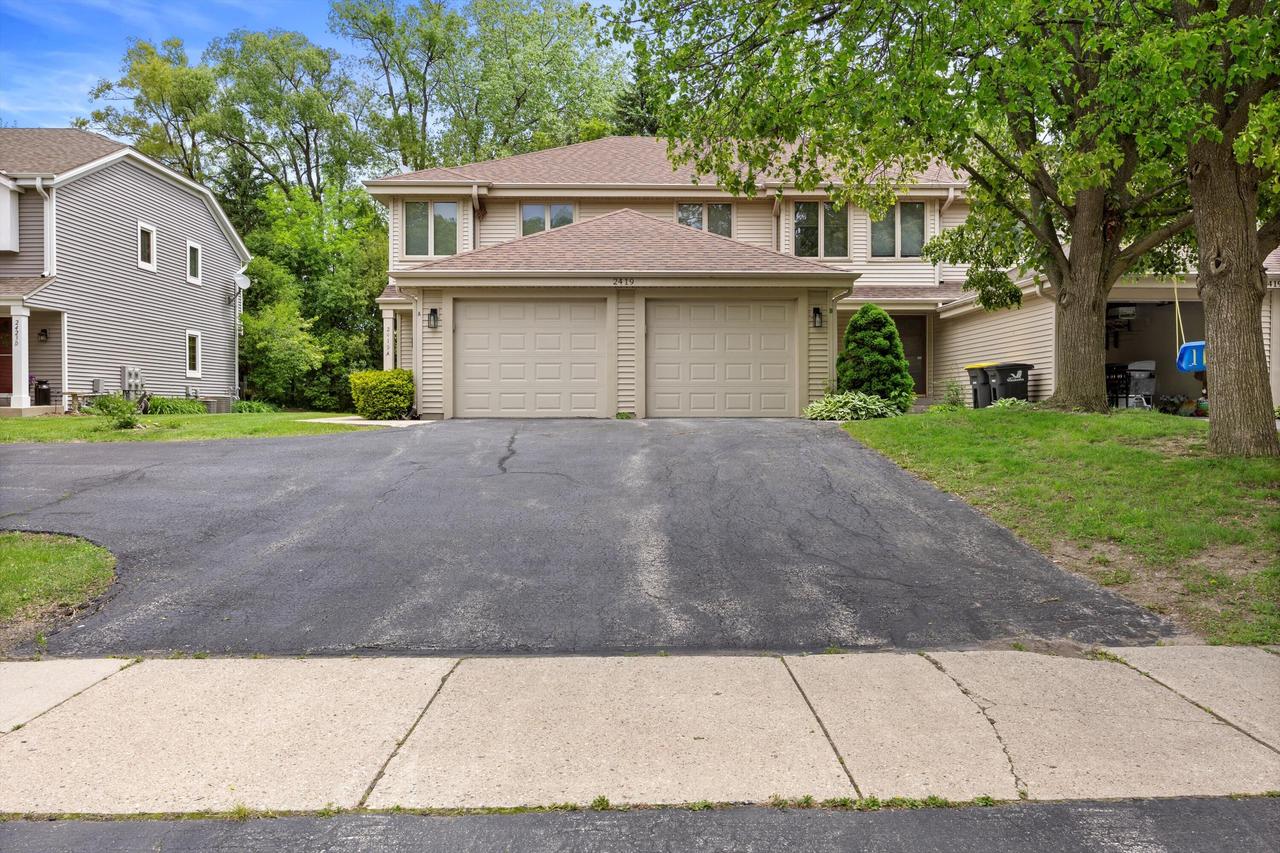 2419 Willowood Dr #B, Waukesha, WI 53188
