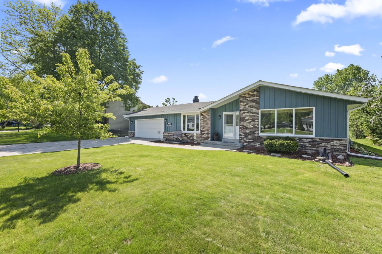 N101W16063 Santa Fe Dr, Germantown, WI 53022