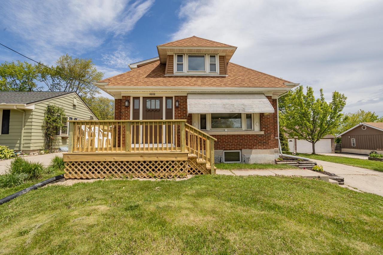 4648 S Kansas Ave #4650, Saint Francis, WI 53235