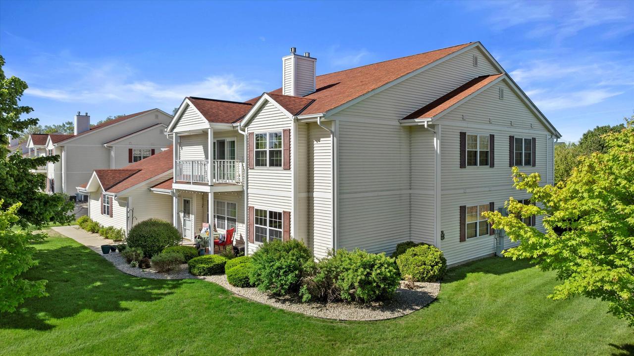660 Wood River #1, West Bend, WI 53095