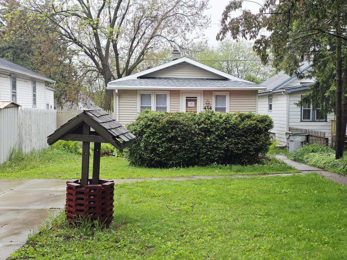 434 S 69th St, Milwaukee, WI 53214