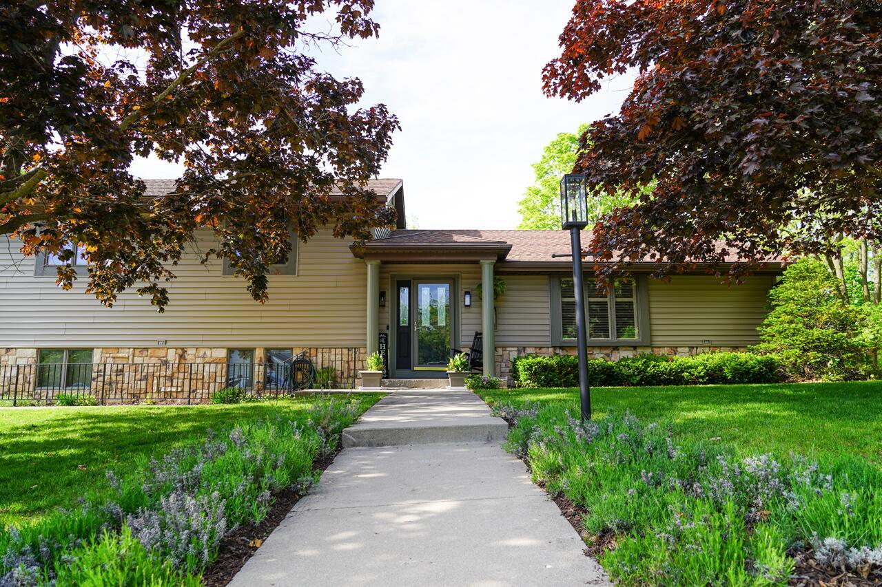 600 Briody St, Burlington, WI 53105