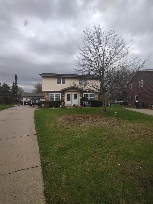 1041 Sundown Ct, Mukwonago, WI 53149
