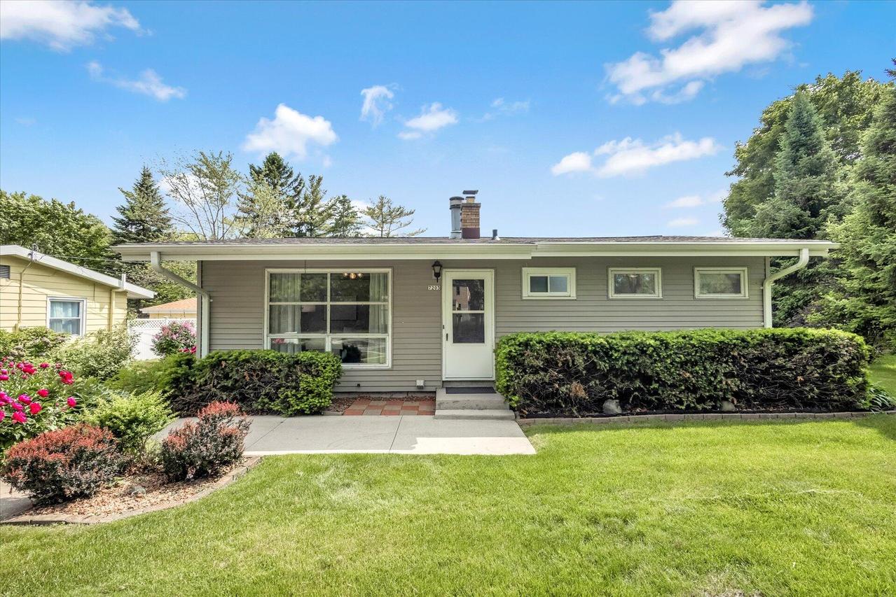 7203 Northway -, Greendale, WI 53129