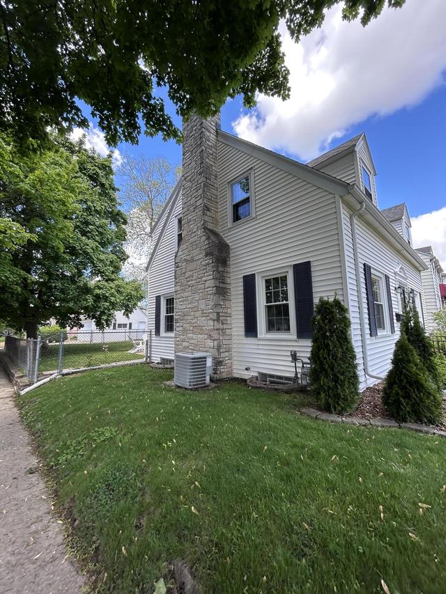 620 S East Ave, Waukesha, WI 53186