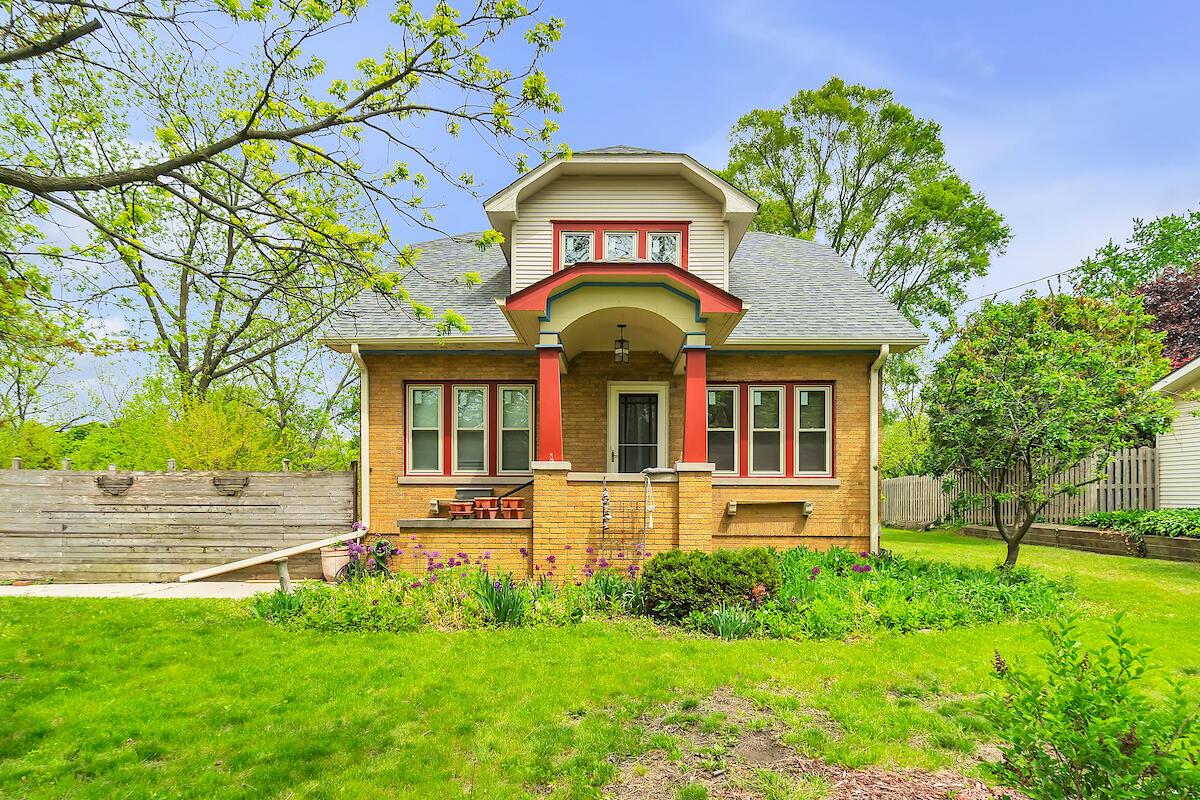 8201 Cooper Rd, Pleasant Prairie, WI 53142