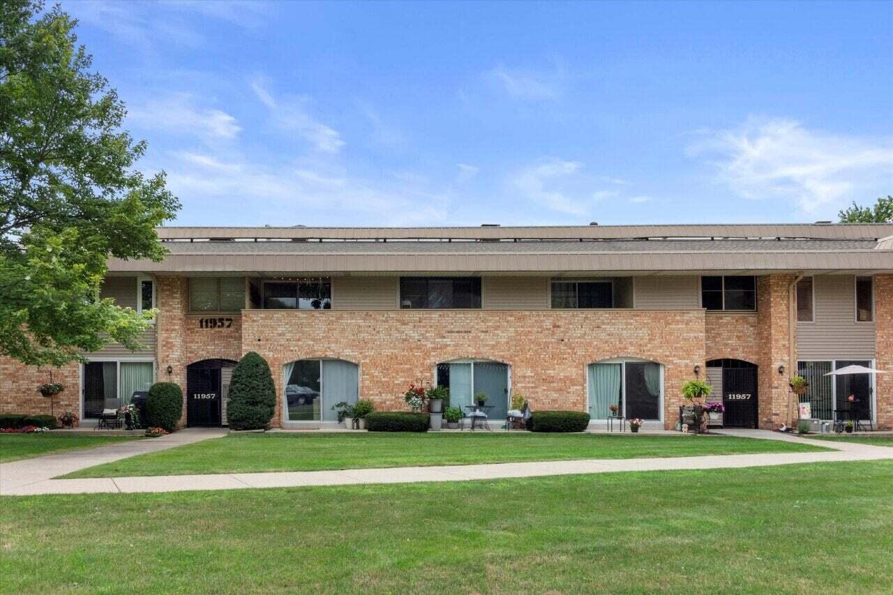 11957 W Appleton #1, Milwaukee, WI 53224