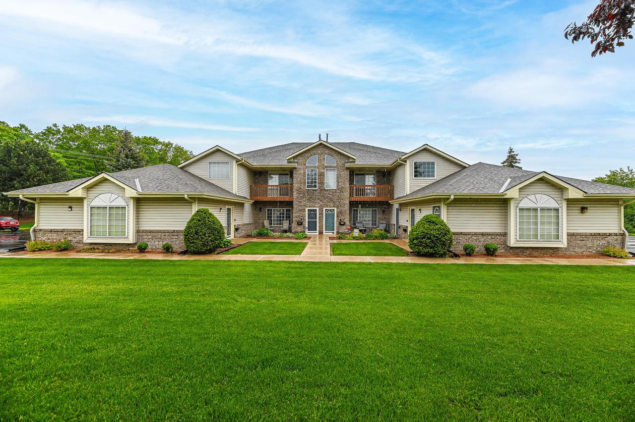 17650 W Lincoln Ave, New Berlin, WI 53146