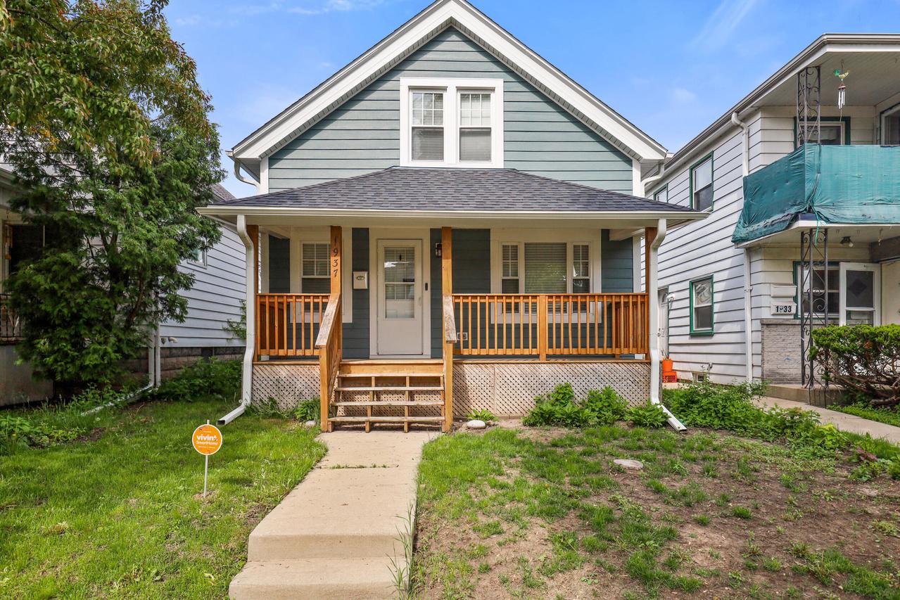 1937 S 72nd St, West Allis, WI 53219