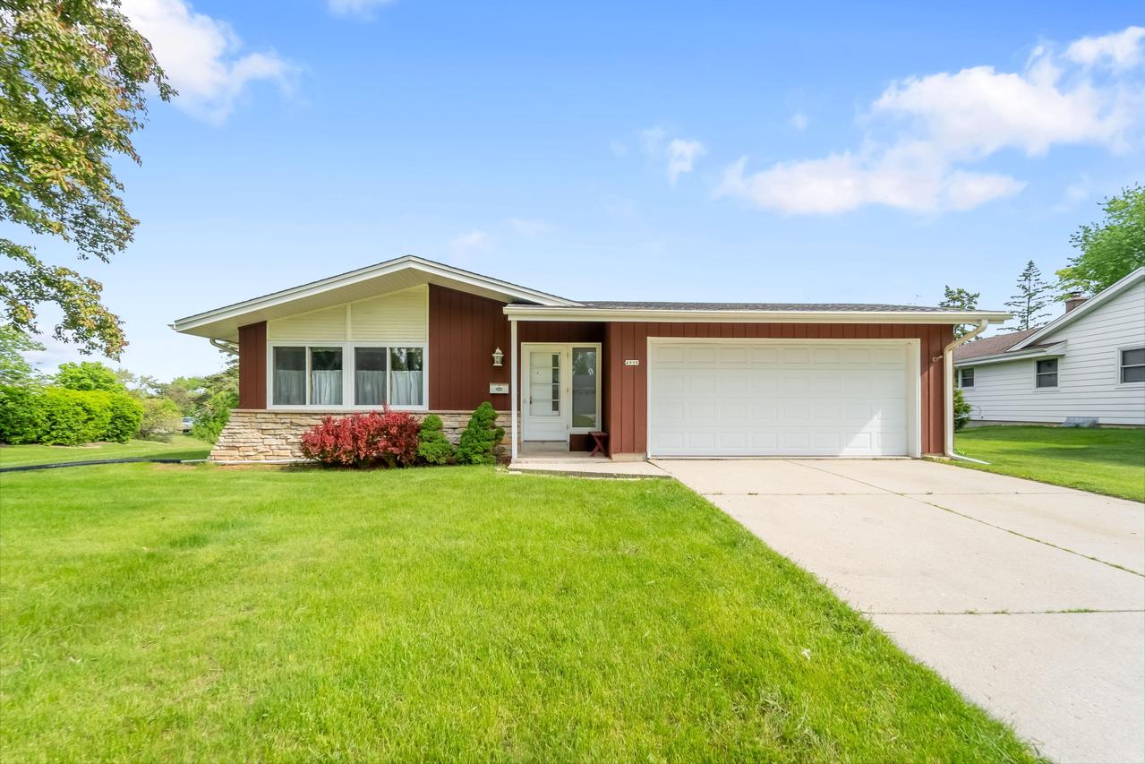 4998 Sterling Dr, Greendale, WI 53129