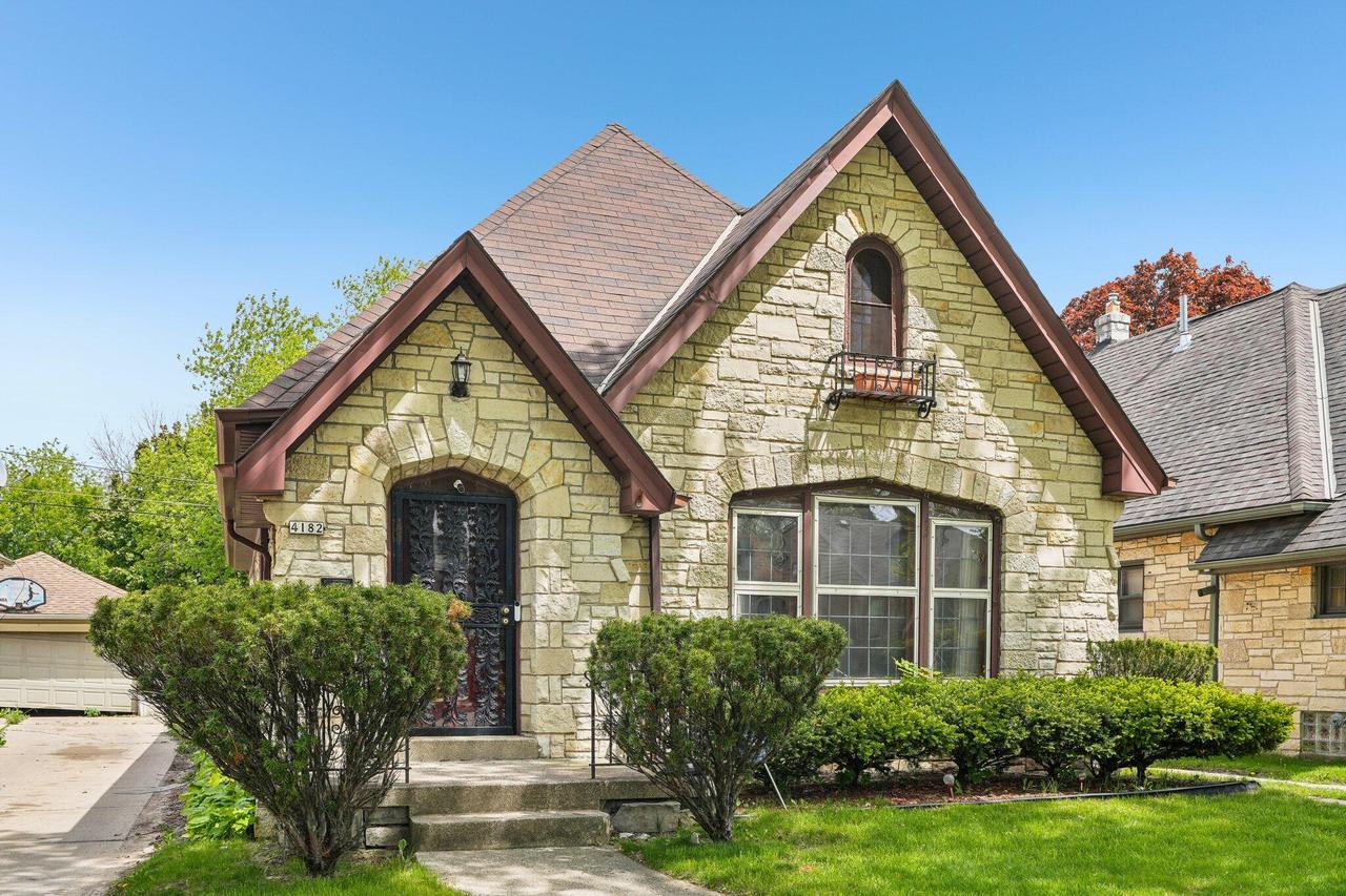 4182 N 13th St, Milwaukee, WI 53209