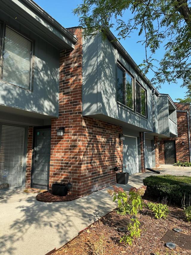490 W Willow Ct, Fox Point, WI 53217