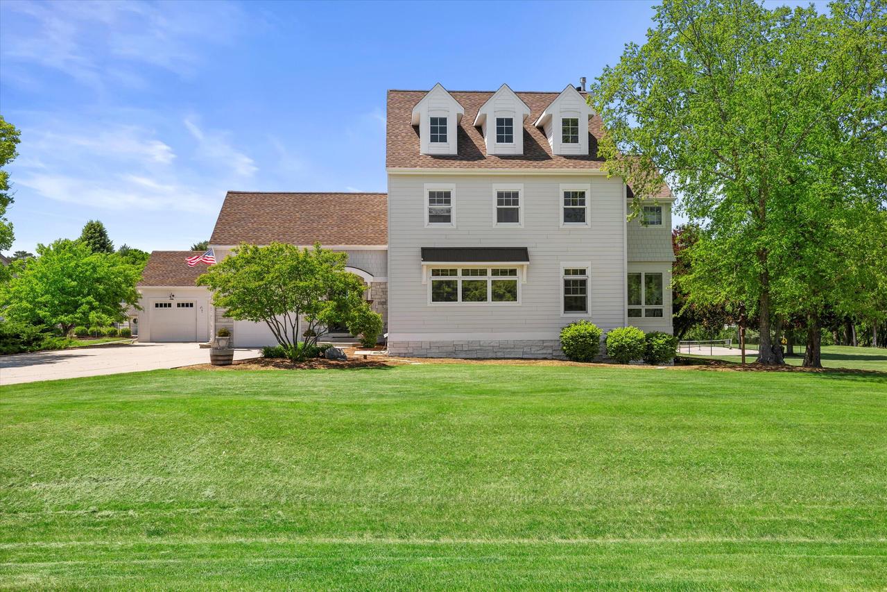 N57W33159 Cedar Bay Ct, Merton, WI 53058