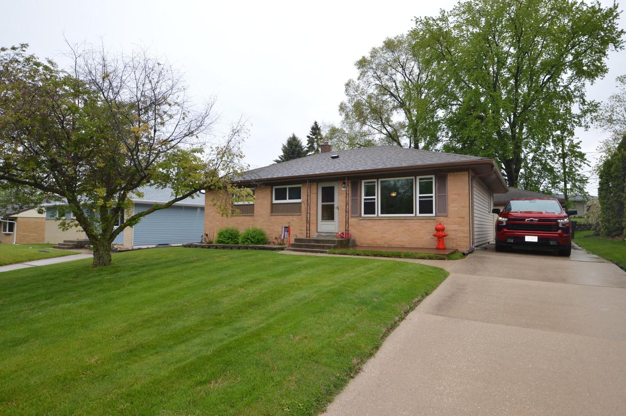 1781 Spruce Ct, South Milwaukee, WI 53172