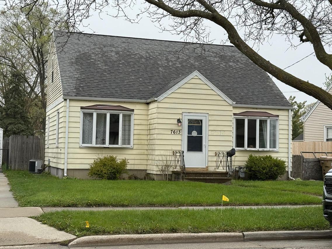 7613 30th Ave, Kenosha, WI 53142