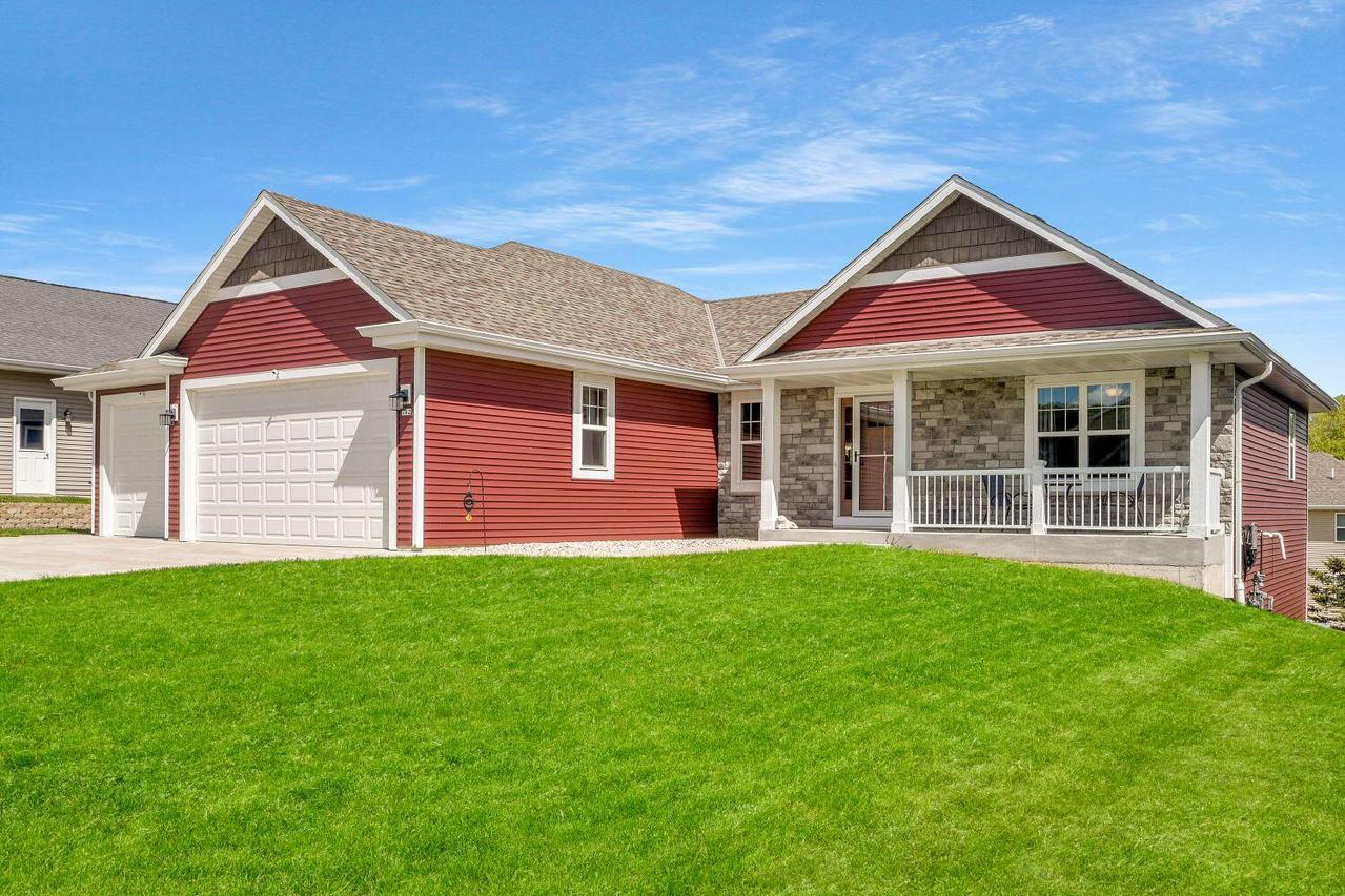262 Owls Ln, Kewaskum, WI 53040