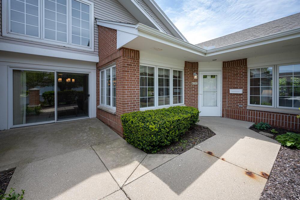 8707 Westlake Dr, Greendale, WI 53129