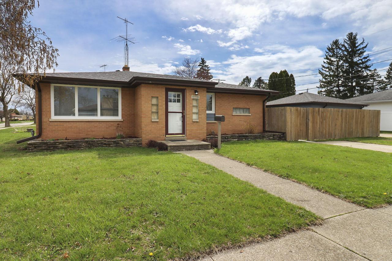 2405 25th Ave, Kenosha, WI 53140