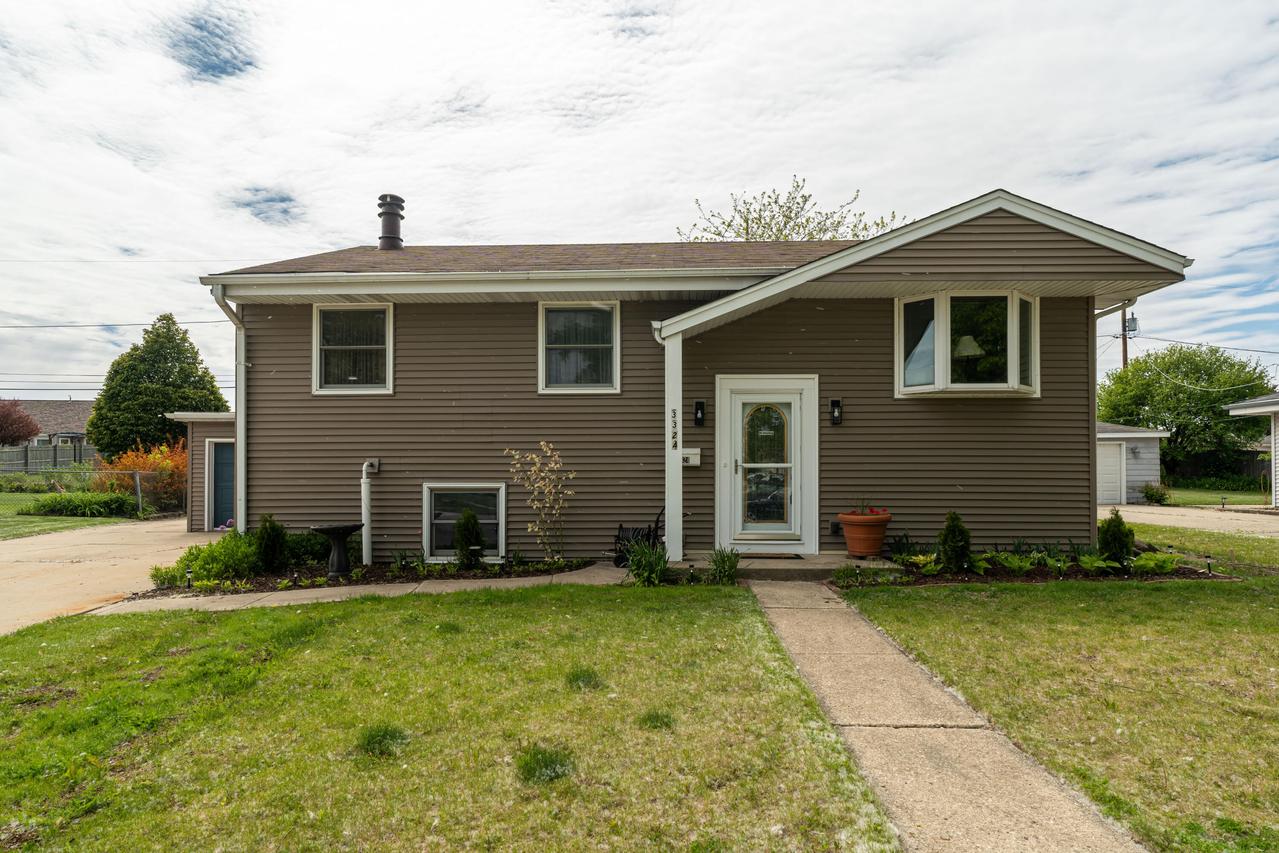 3324 96th St, Sturtevant, WI 53177