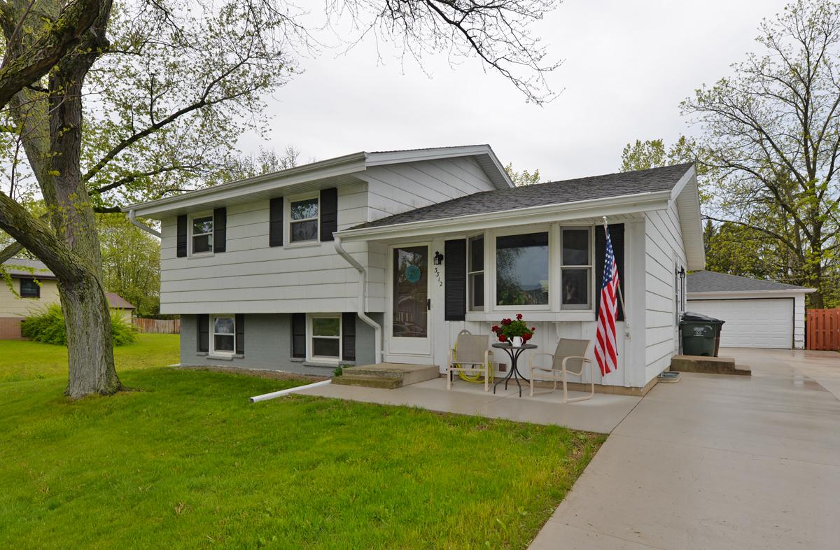 3312 Indian Trl, Caledonia, WI 53402