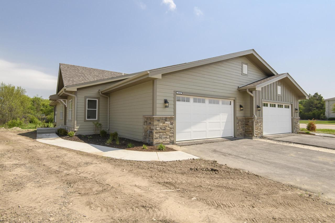 20820 Gray St, Lannon, WI 53046