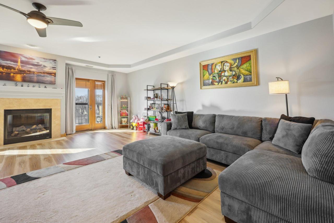 3710 N Oakland Ave #304, Shorewood, WI 53211