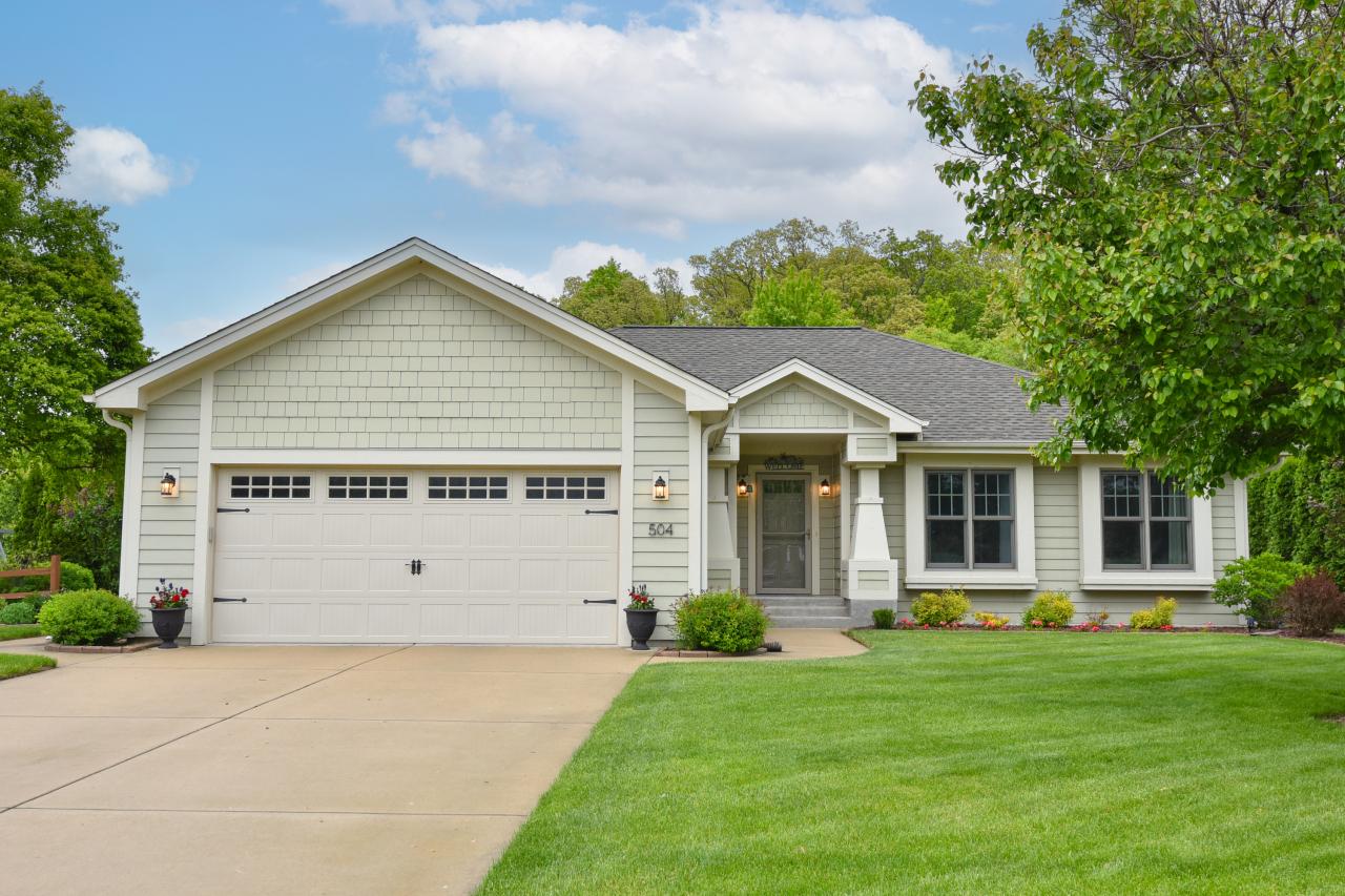 504 Sand Dr, West Bend, WI 53095