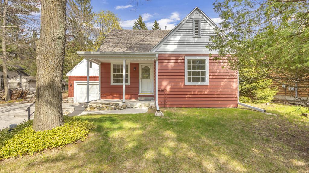 5515 Evergreen Dr, Wilson, WI 53081