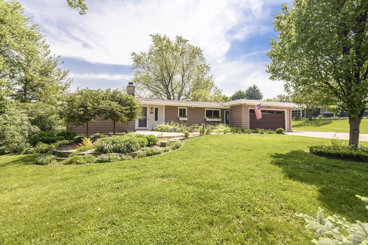 18345 Benington Dr, Brookfield, WI 53045