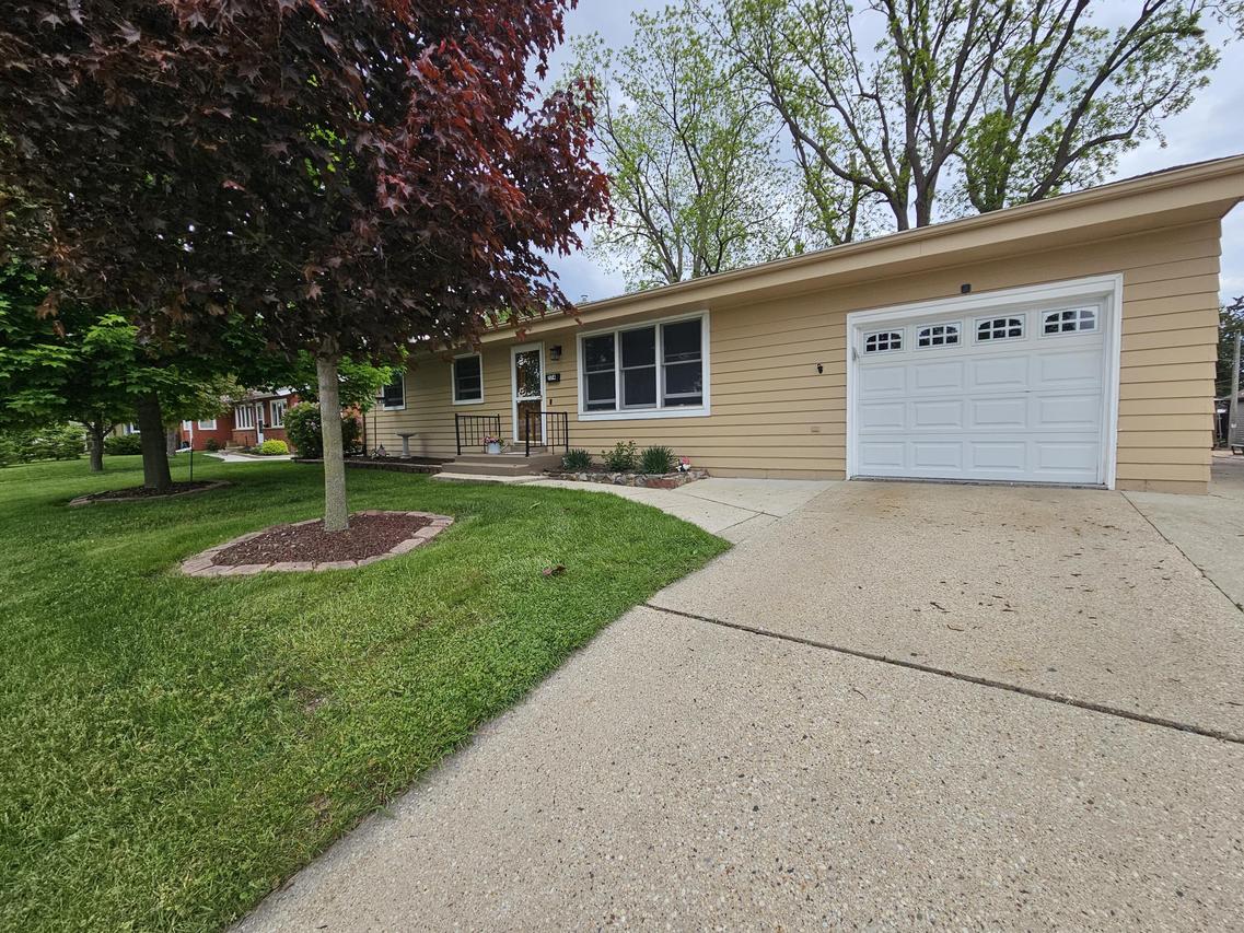 774 S Main St, Hartford, WI 53027