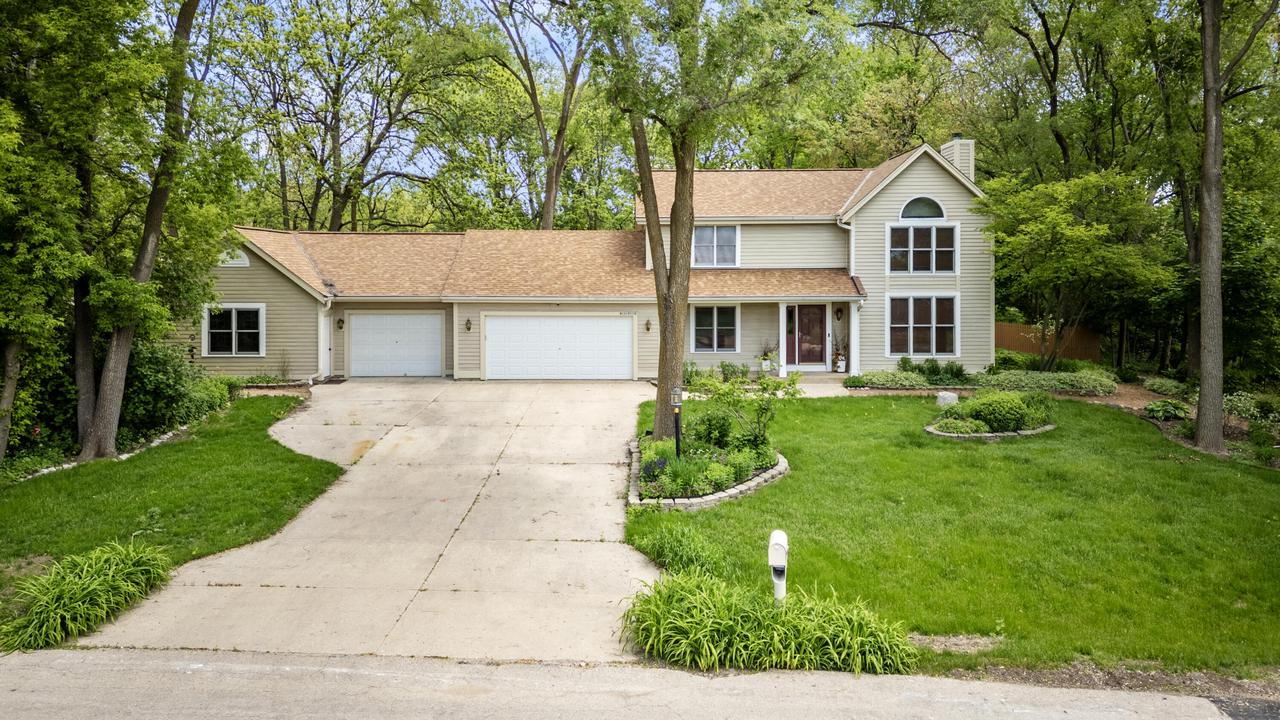 W175S7110 Lake Dr, Muskego, WI 53150