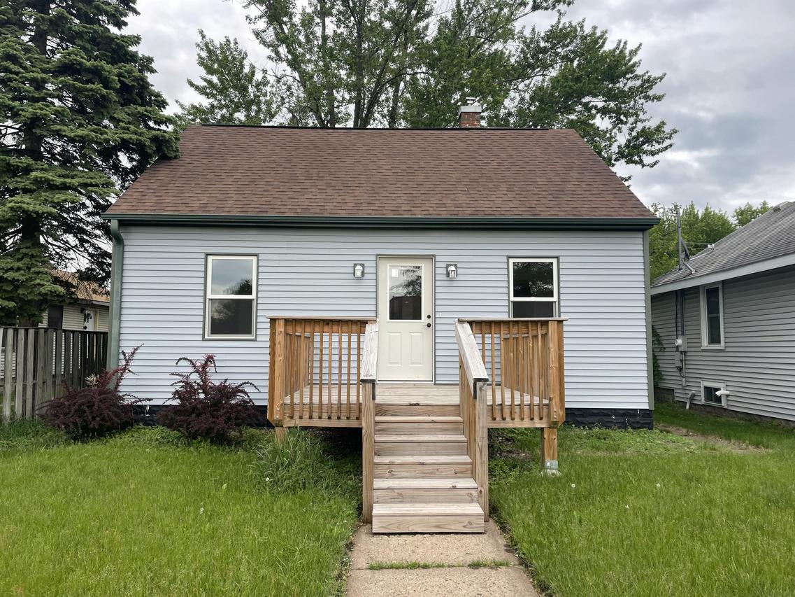 2218 Loomis St, La Crosse, WI 54603