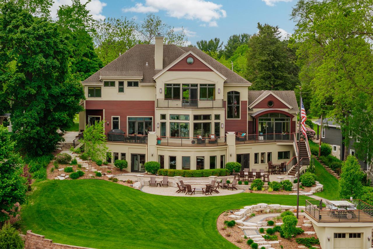 N49W35398 Wisconsin Ave, Oconomowoc, WI 53066