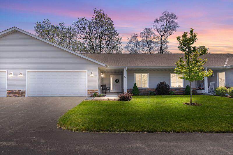 117 Sarahs Way #152, Sheboygan Falls, WI 53085