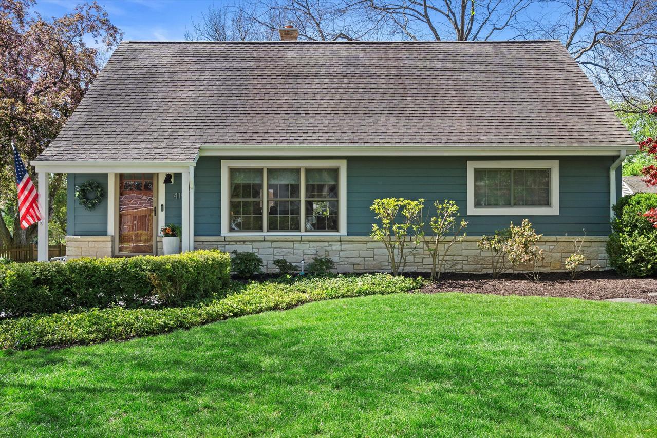 415 E Willow Rd, Fox Point, WI 53217