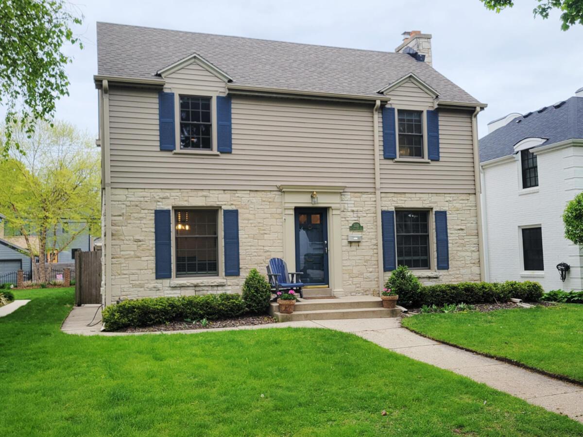 5418 N Shoreland Ave, Whitefish Bay, WI 53217