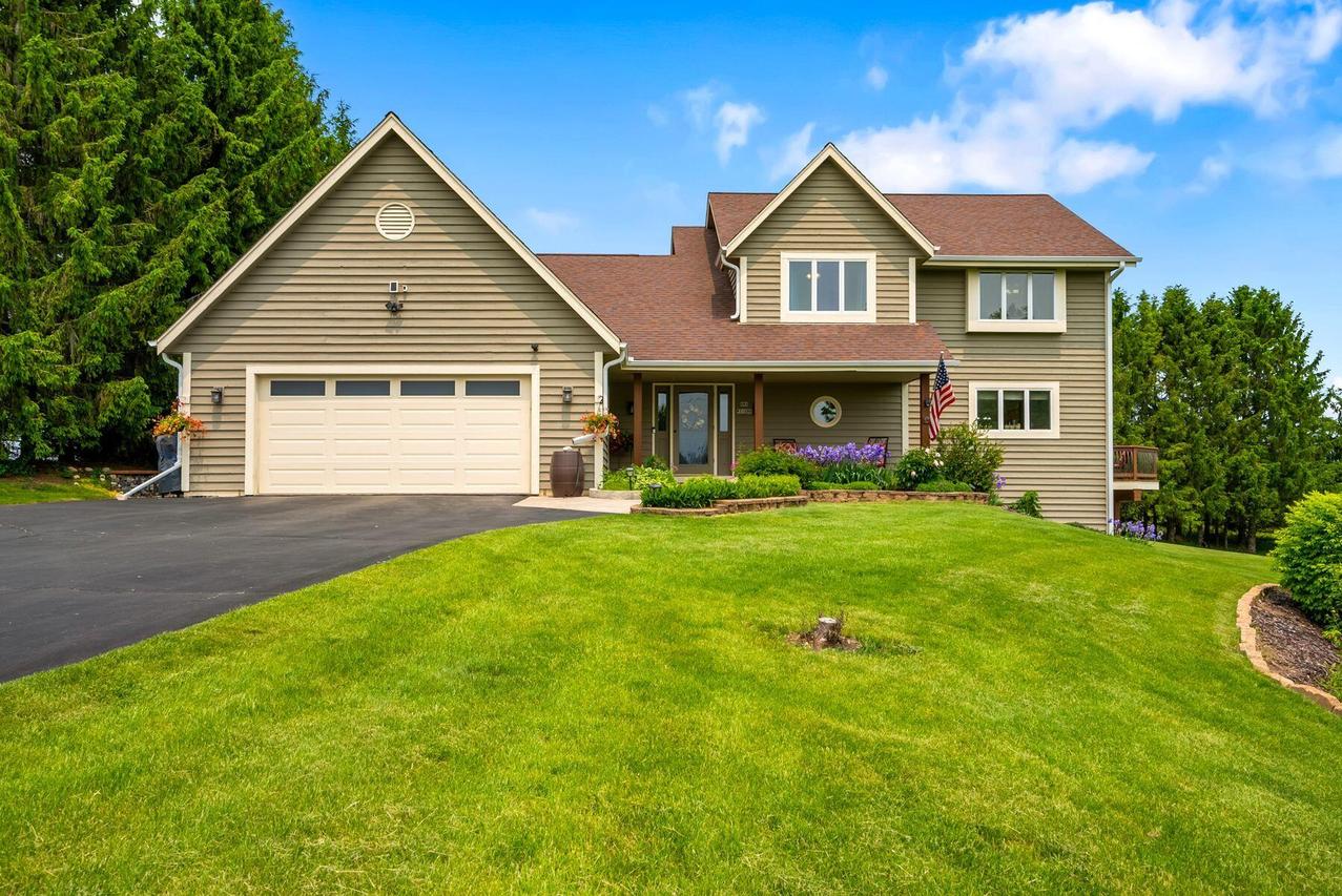 N86W31686 Kilbourne Rd, Merton, WI 53029