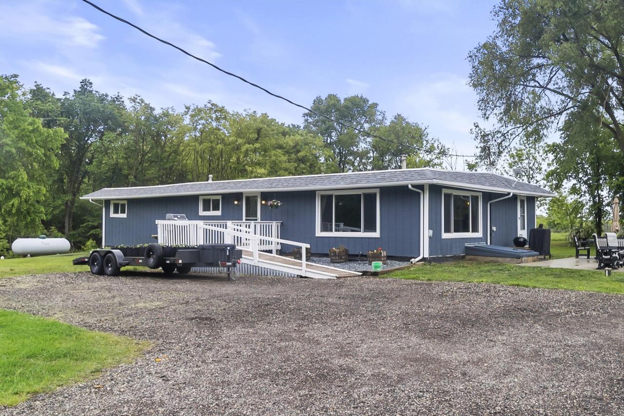 W566 Carlin Trl, Palmyra, WI 53156