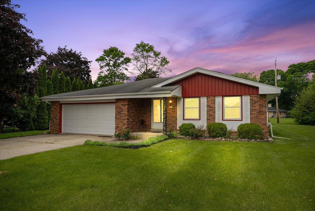 9471 N 60th St, Brown Deer, WI 53223