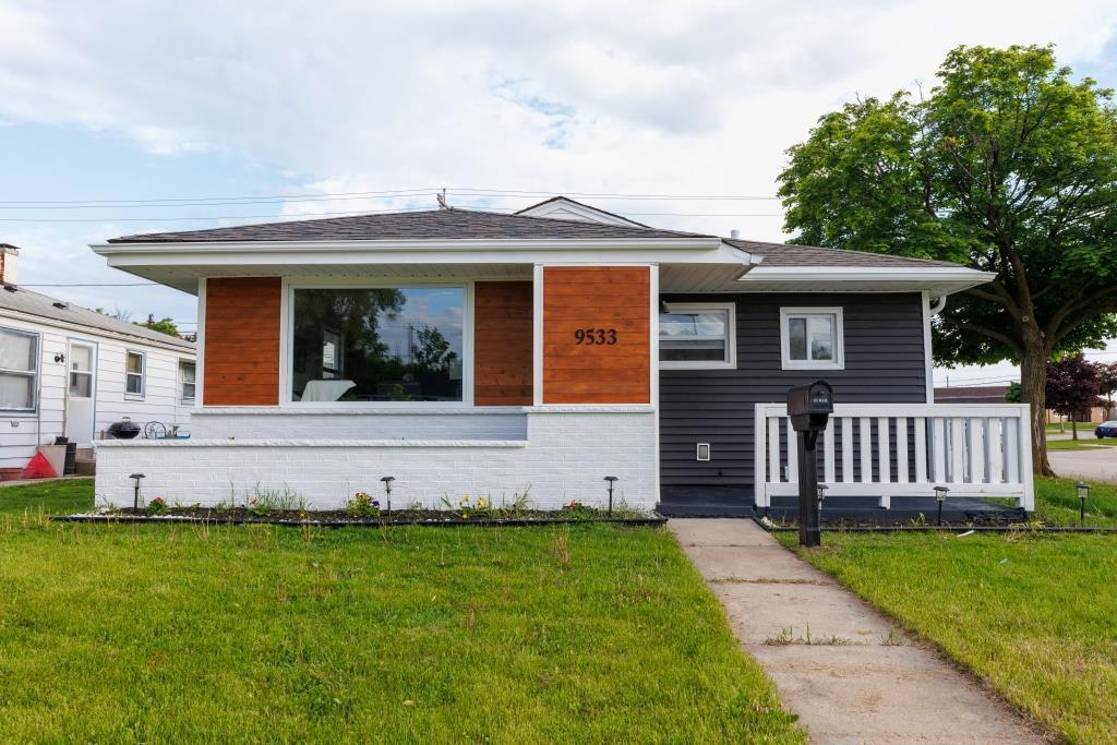 9533 W Silver Spring, Milwaukee, WI 53225