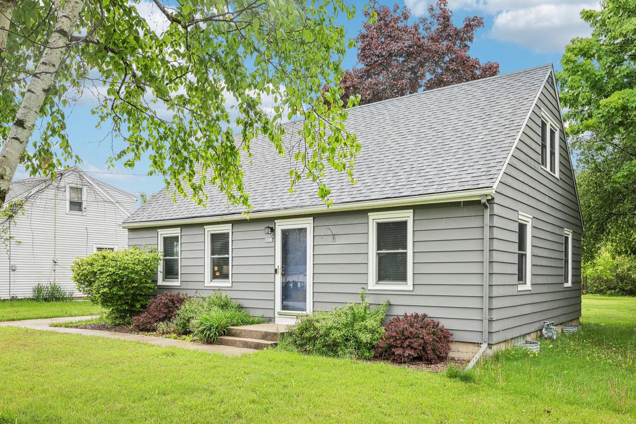 8031 N 45th St, Brown Deer, WI 53223