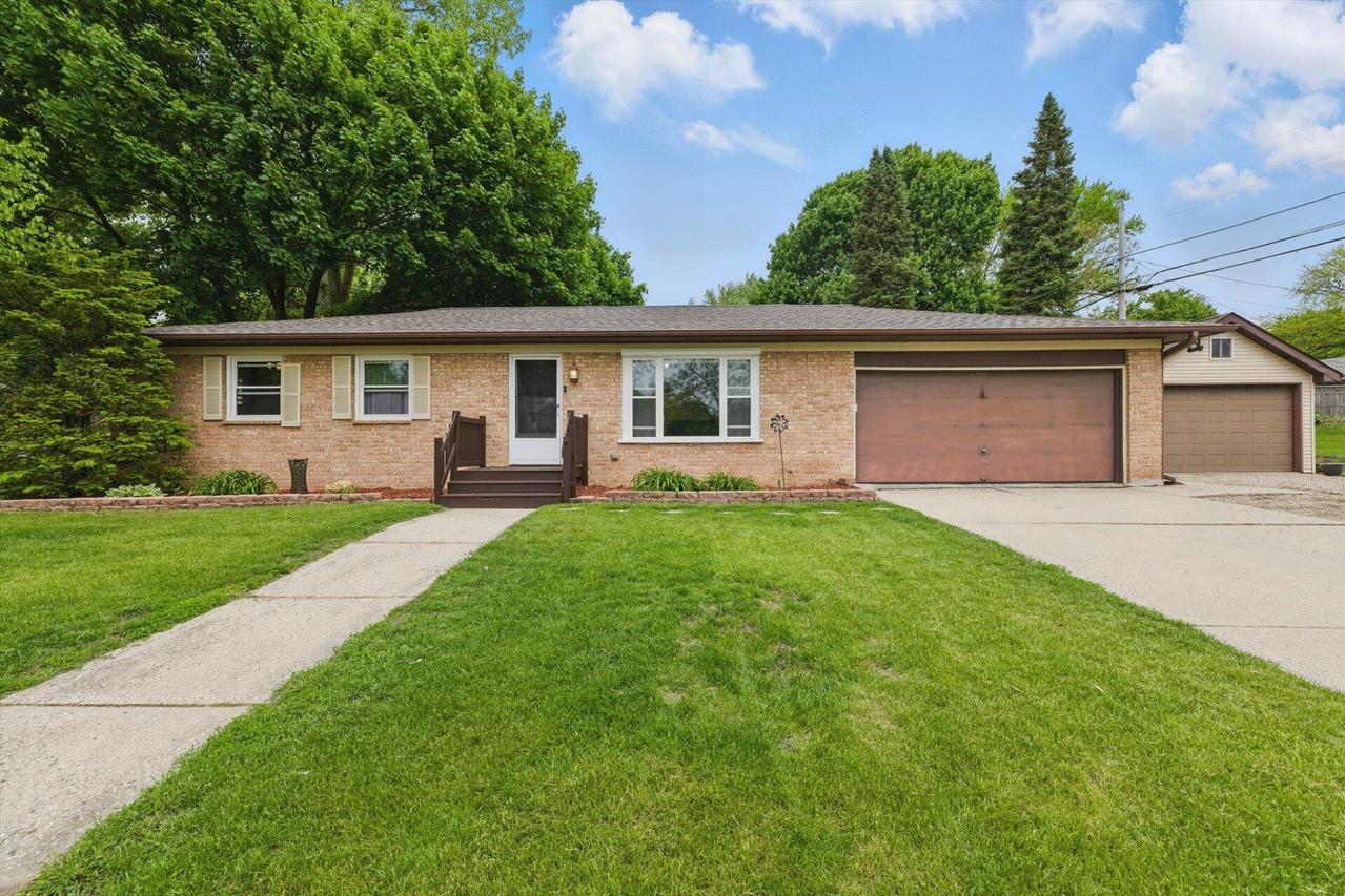 1114 Wayne Rd, West Bend, WI 53090